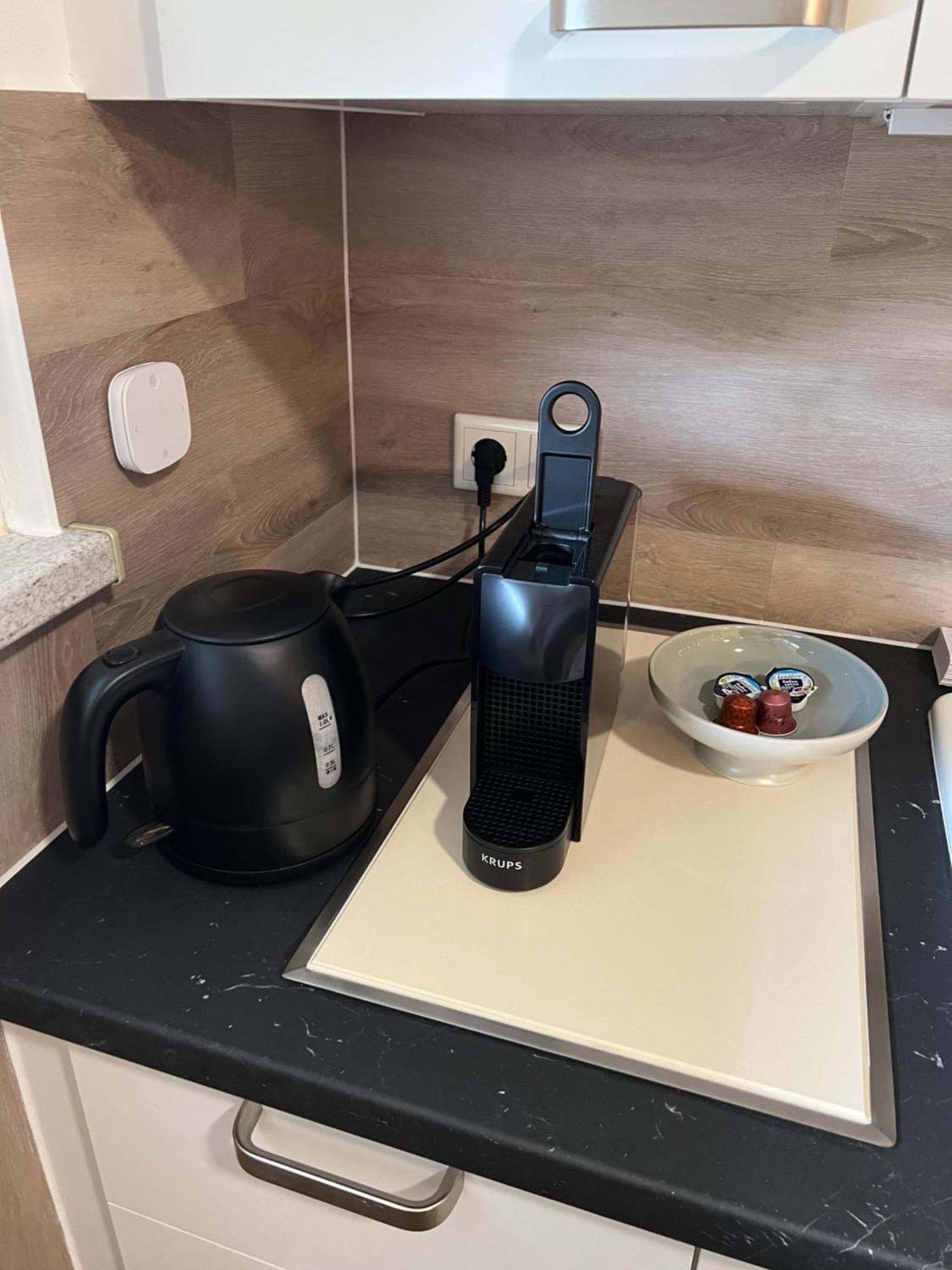 Grosse Gemuetliche Ferienwohnung Mit Klimaanlage, Parkplatz Inklusive Top ! Furth Bagian luar foto