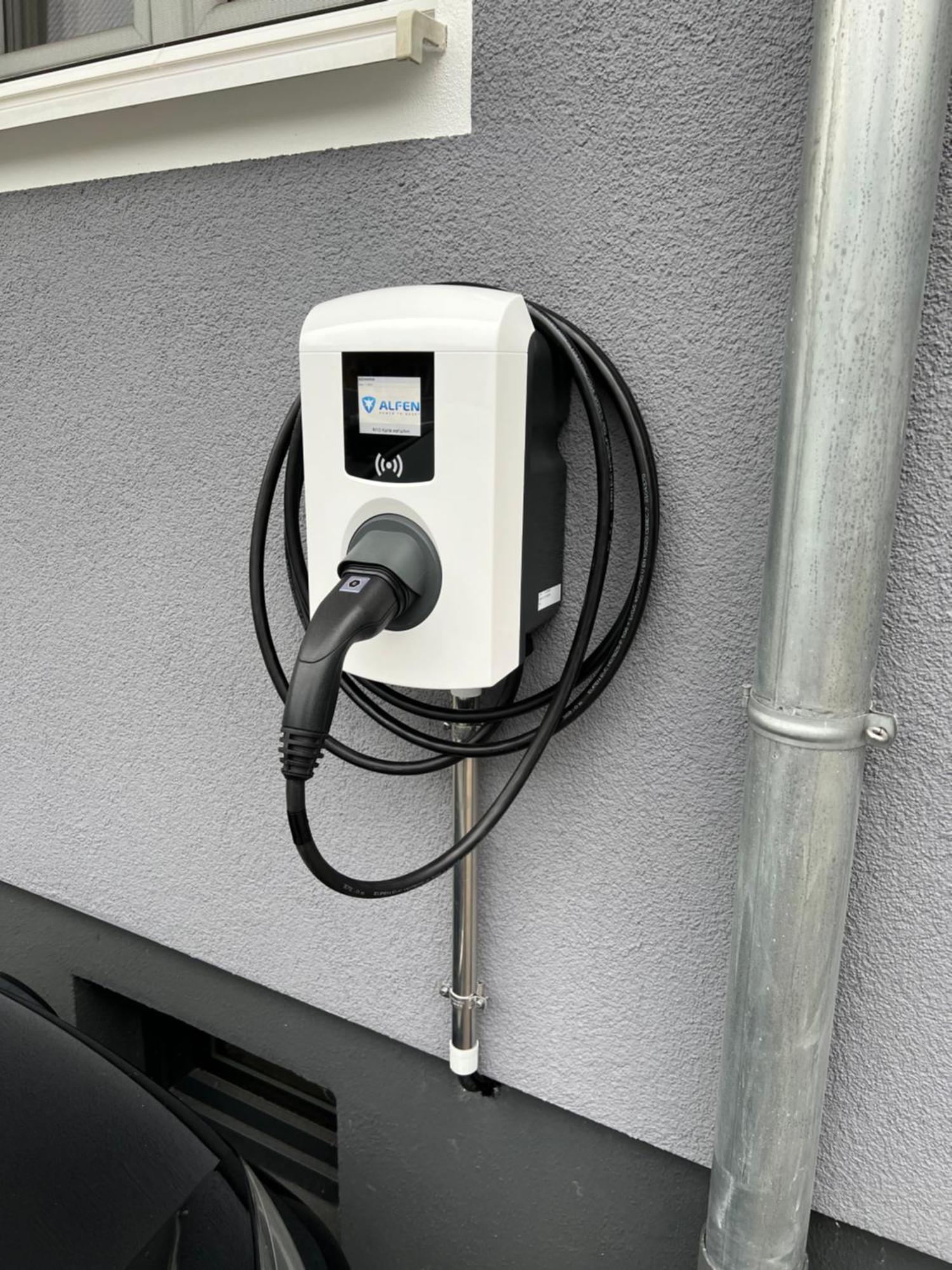 Grosse Gemuetliche Ferienwohnung Mit Klimaanlage, Parkplatz Inklusive Top ! Furth Bagian luar foto